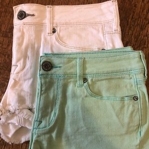 2 pairs of bullhead shorts